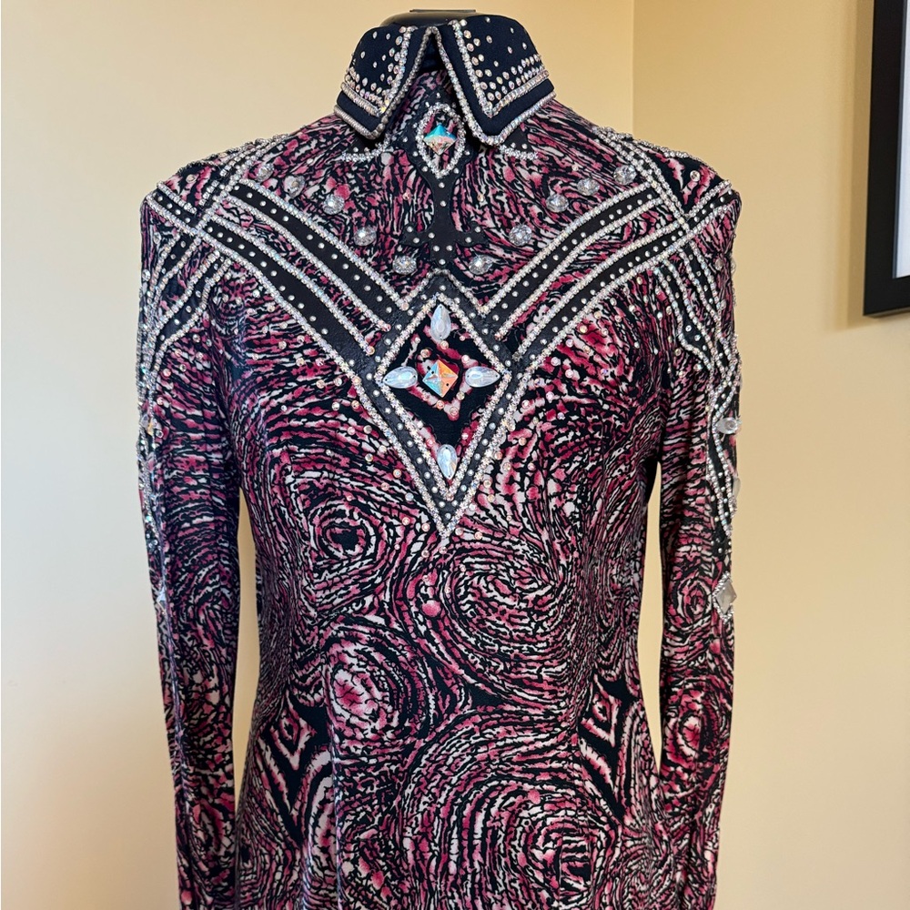 Beautiful multi-colored Horsemanship shirt